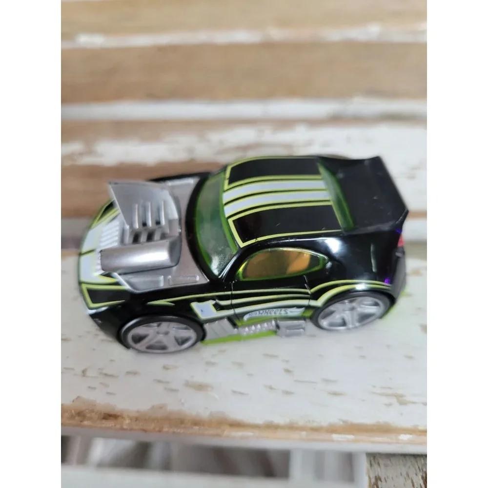 Hot Wheels twin junction 2019 race car green black racing‎